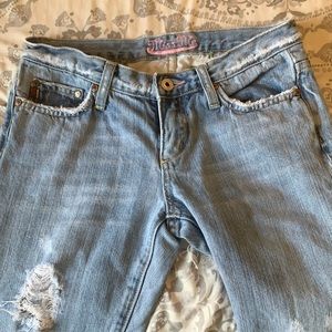 🌹🌺 Miss Me Wysteria Jeans 🌺🌹